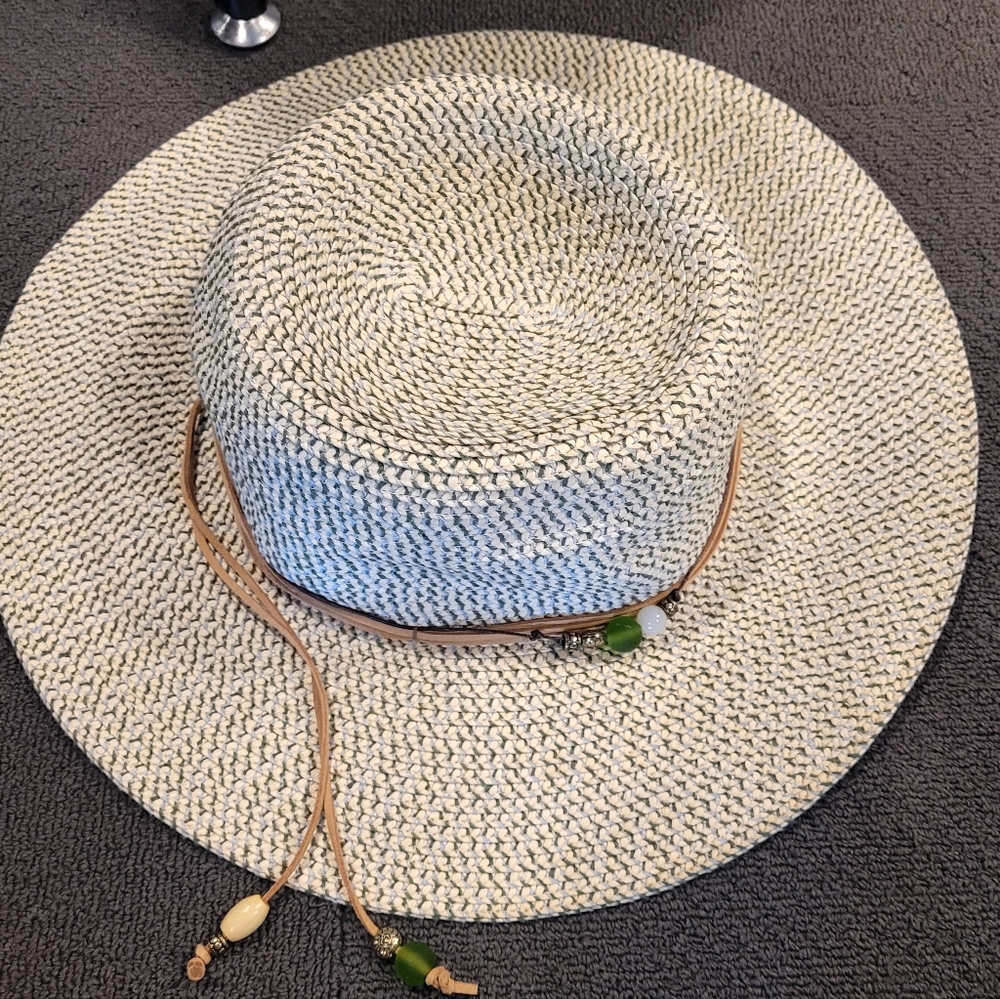SUNDAY AFTERNOON Womens Size Medium  Straw Sun Hat